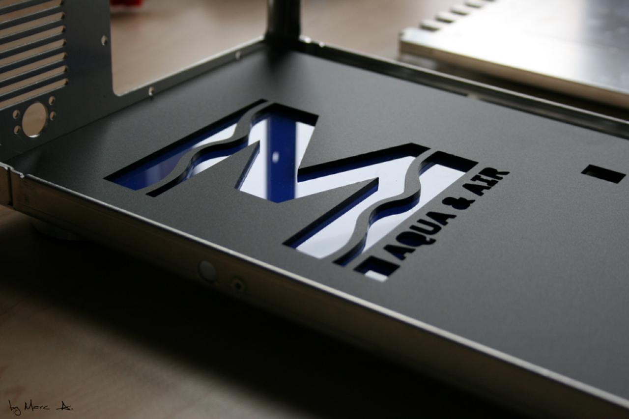[19/03/2010] Casemod-Projekt Black meets Blue: Klasse Bilder, edles Aussehen (32)