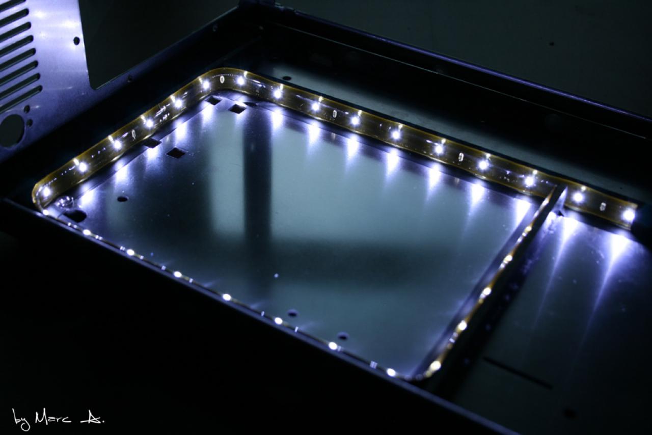 [19/03/2010] Casemod-Projekt Black meets Blue: Klasse Bilder, edles Aussehen (33)