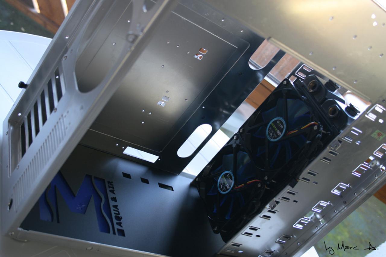 [19/03/2010] Casemod-Projekt Black meets Blue: Klasse Bilder, edles Aussehen (39)