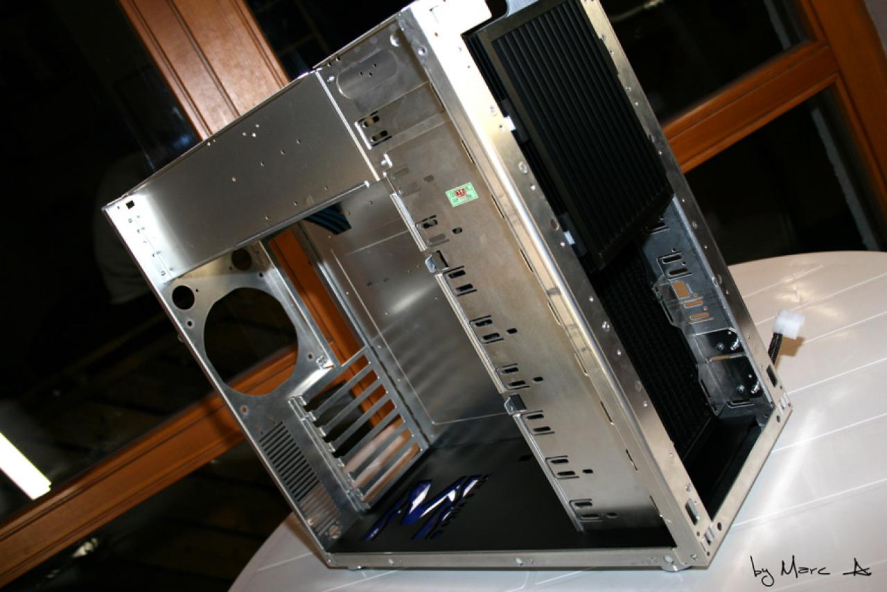 [19/03/2010] Casemod-Projekt Black meets Blue: Klasse Bilder, edles Aussehen (42)