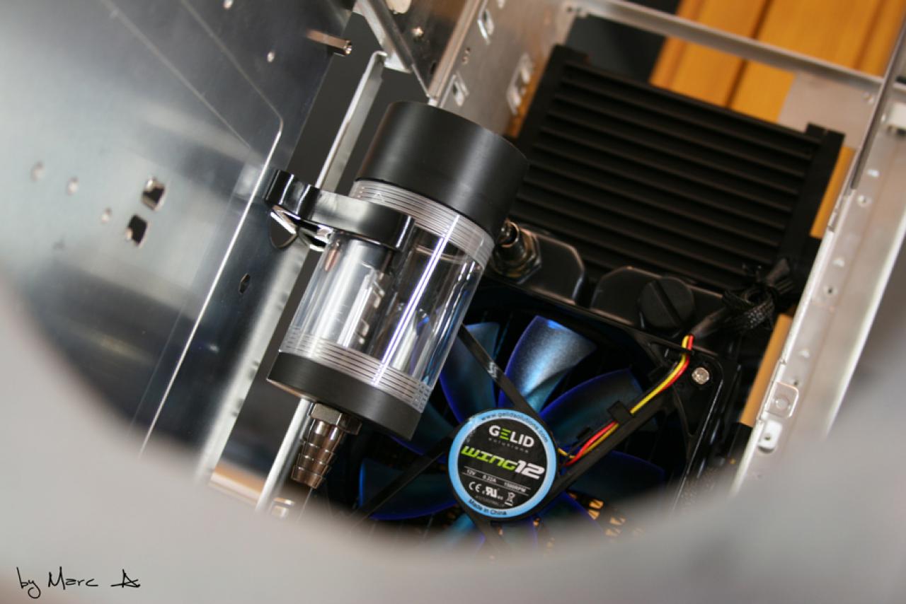 [19/03/2010] Casemod-Projekt Black meets Blue: Klasse Bilder, edles Aussehen (45)