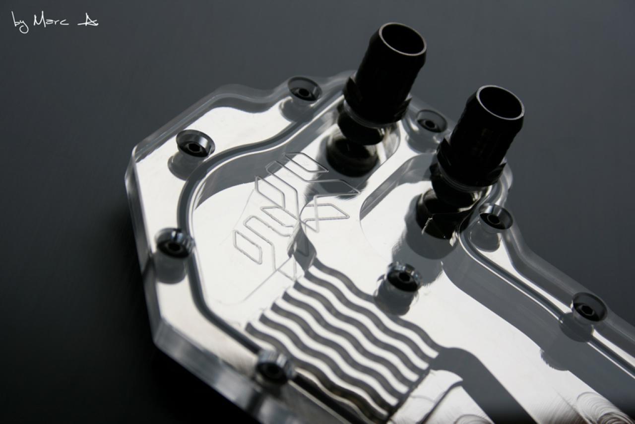 [19/03/2010] Casemod-Projekt Black meets Blue: Klasse Bilder, edles Aussehen (47)