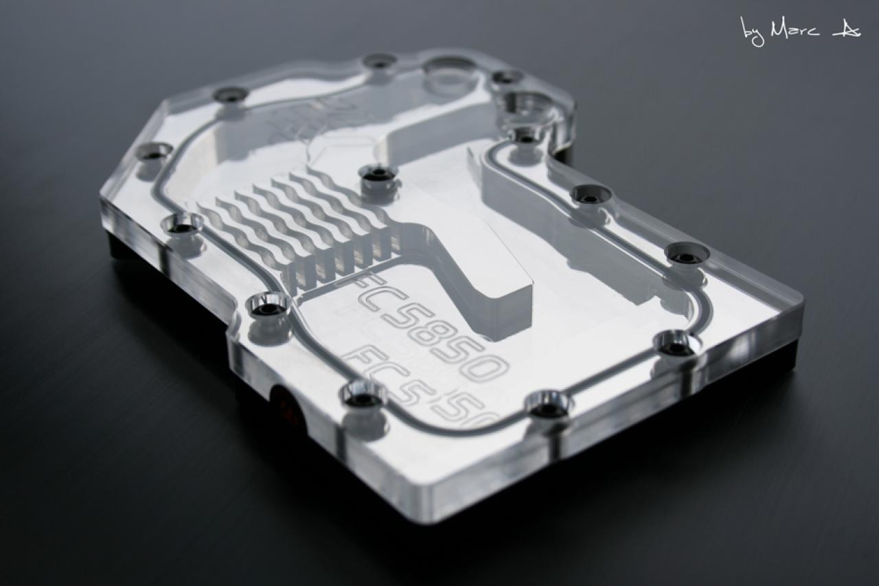 [19/03/2010] Casemod-Projekt Black meets Blue: Klasse Bilder, edles Aussehen (48)