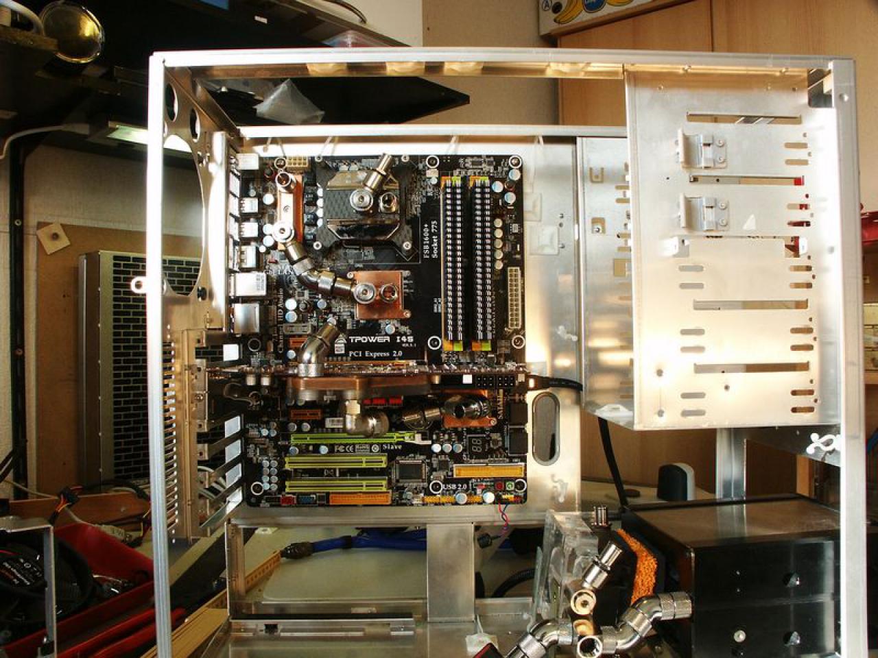 [26/03/2010] Casemod von Schienenbruch: Stealthmod und Vandalismustaster (13)