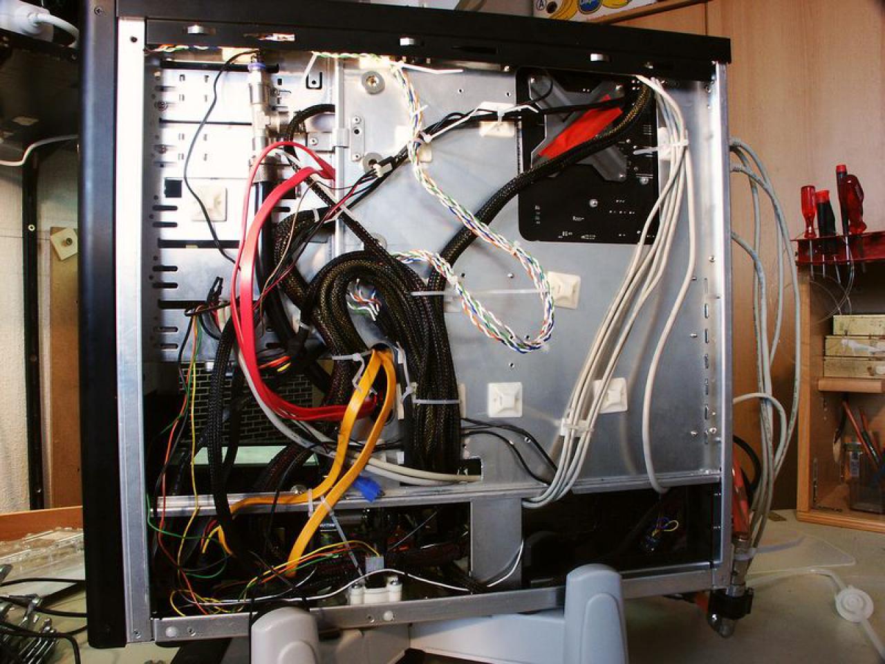 [26/03/2010] Casemod von Schienenbruch: Stealthmod und Vandalismustaster (30)