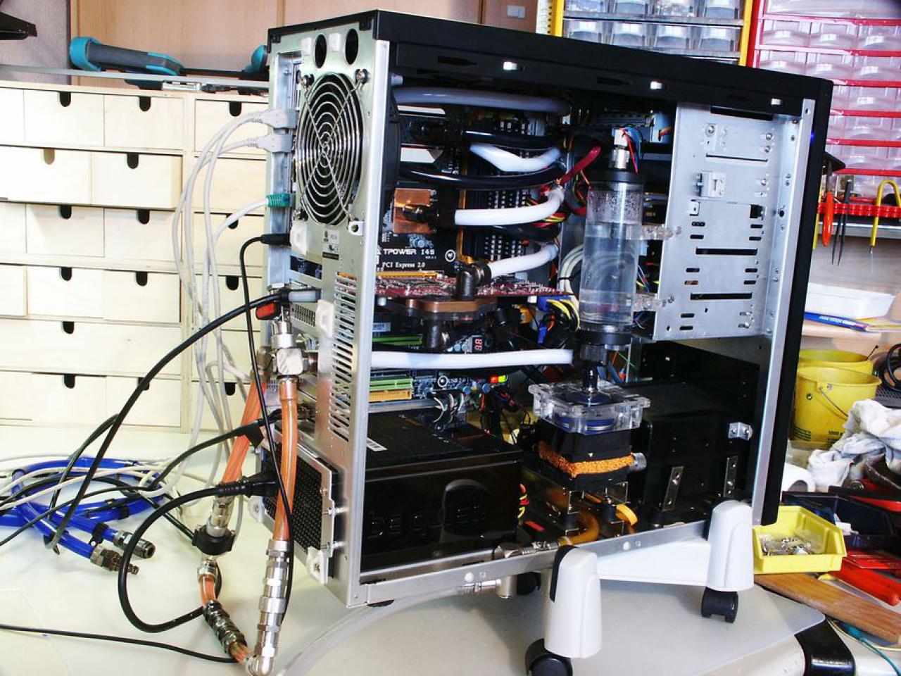 [26/03/2010] Casemod von Schienenbruch: Stealthmod und Vandalismustaster (35)