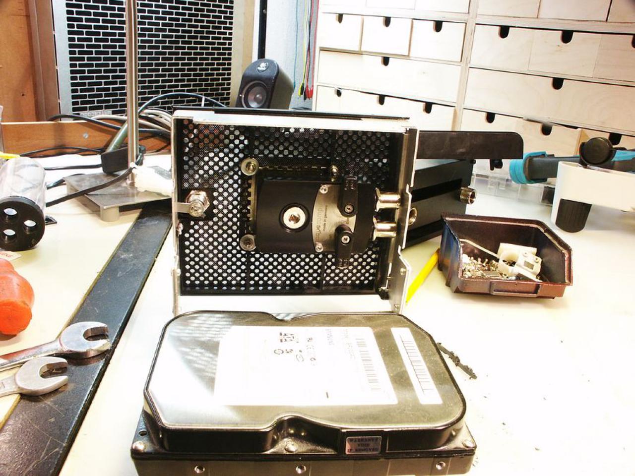 [26/03/2010] Casemod von Schienenbruch: Stealthmod und Vandalismustaster (41)