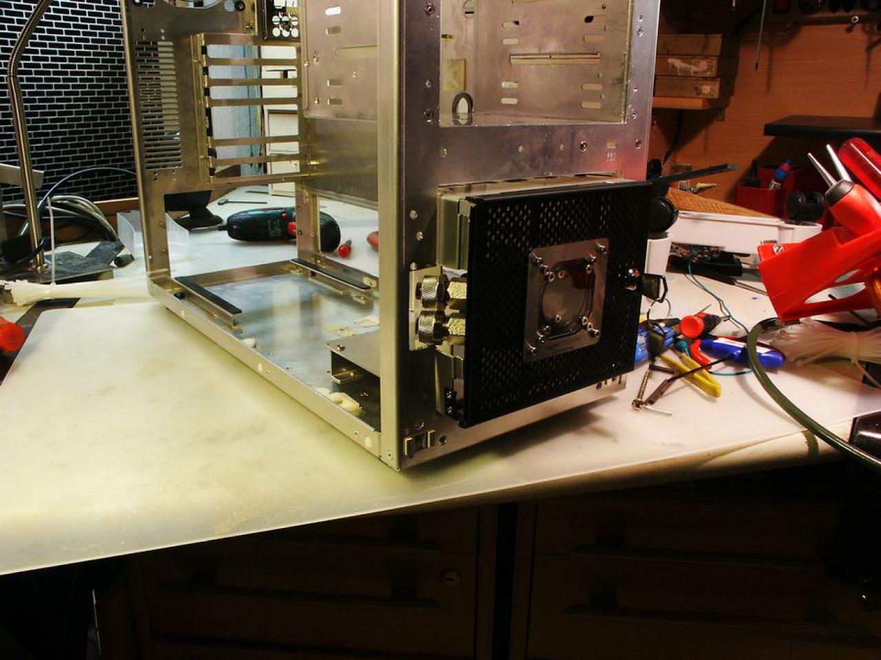 [26/03/2010] Casemod von Schienenbruch: Stealthmod und Vandalismustaster (44)