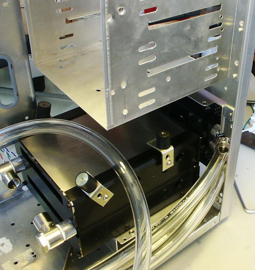 [26/03/2010] Casemod von Schienenbruch: Stealthmod und Vandalismustaster (49)