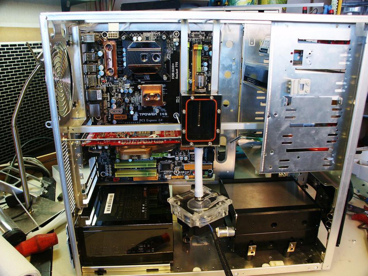 [26/03/2010] Casemod von Schienenbruch: Stealthmod und Vandalismustaster (52)