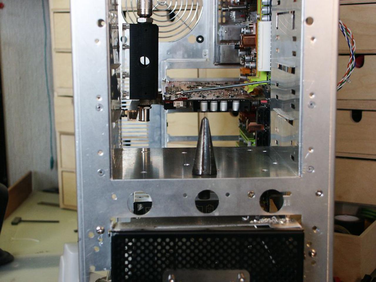 [26/03/2010] Casemod von Schienenbruch: Stealthmod und Vandalismustaster (60)