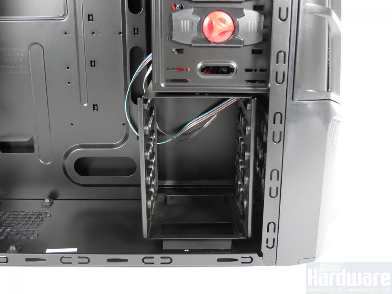 [30/04/2010] Aerocool CyborgX: Midi-Tower mit unkonventionellem Design im Testlabor (4)