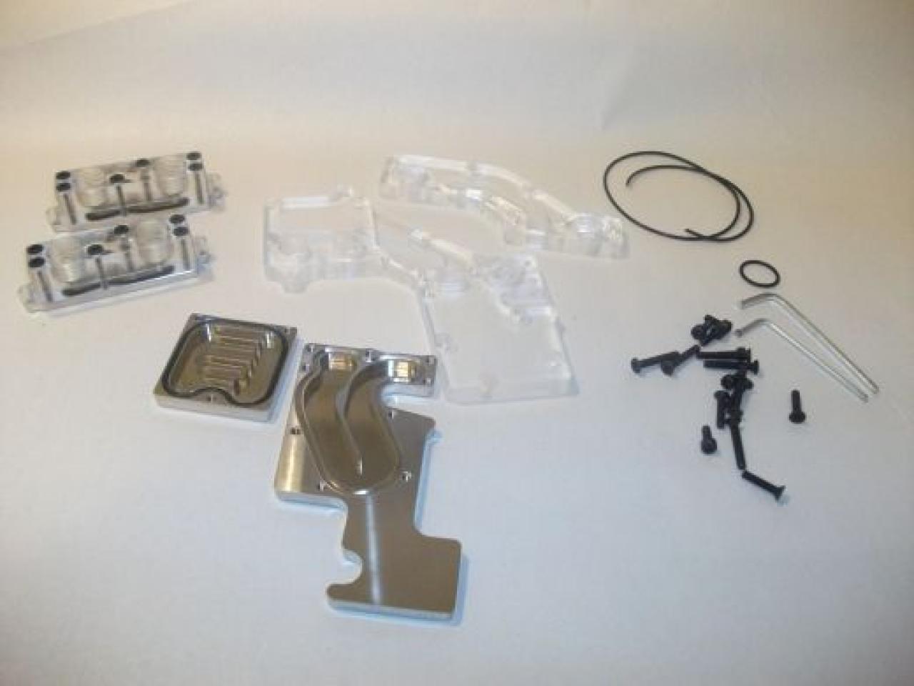 [16/04/2010] Spektakuläre Wakü-Casemod mit Wasserfall-Ausgleichsbehälter und 9x120-Radiator (4)