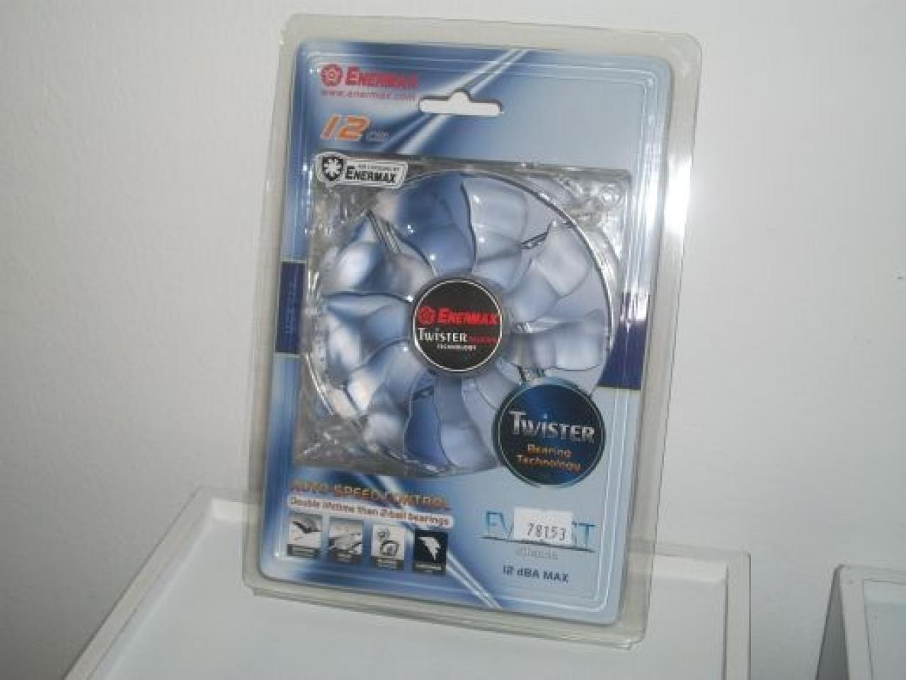 [16/04/2010] Spektakuläre Wakü-Casemod mit Wasserfall-Ausgleichsbehälter und 9x120-Radiator (11)