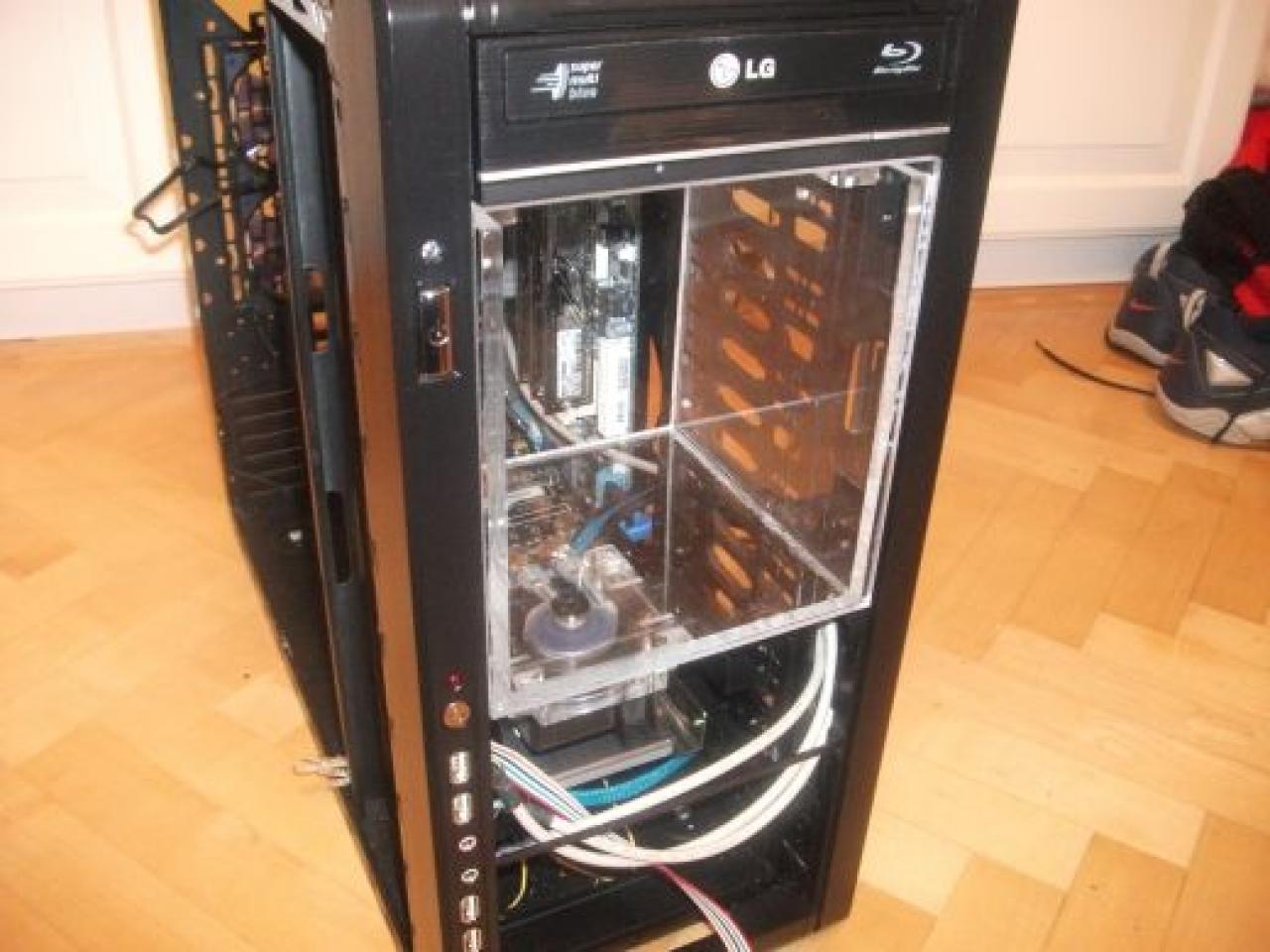 [16/04/2010] Spektakuläre Wakü-Casemod mit Wasserfall-Ausgleichsbehälter und 9x120-Radiator (45)