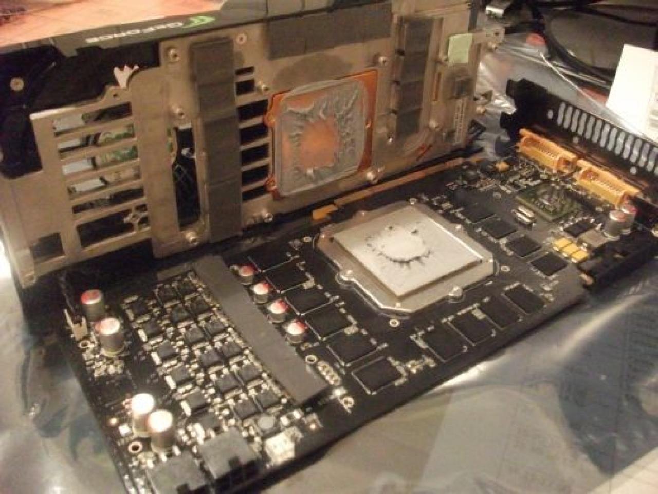 [16/04/2010] Spektakuläre Wakü-Casemod mit Wasserfall-Ausgleichsbehälter und 9x120-Radiator (60)