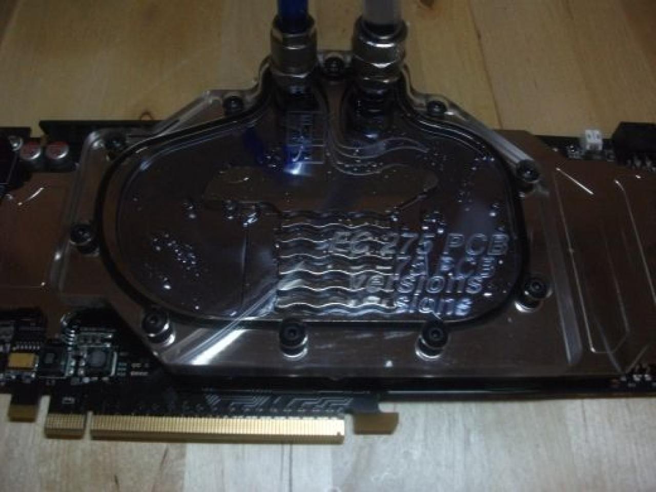 [16/04/2010] Spektakuläre Wakü-Casemod mit Wasserfall-Ausgleichsbehälter und 9x120-Radiator (64)