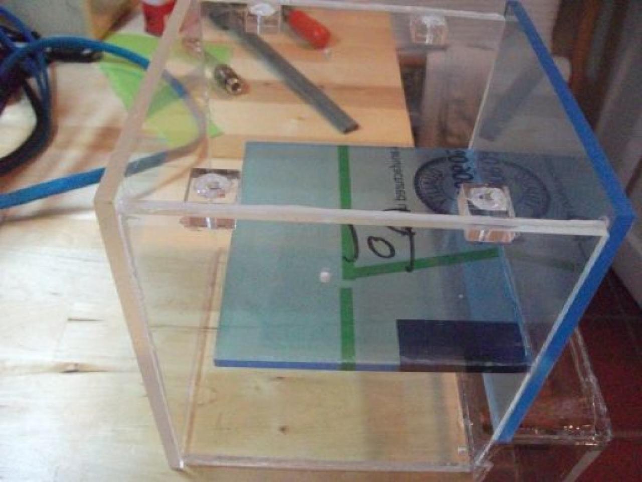 [16/04/2010] Spektakuläre Wakü-Casemod mit Wasserfall-Ausgleichsbehälter und 9x120-Radiator (84)