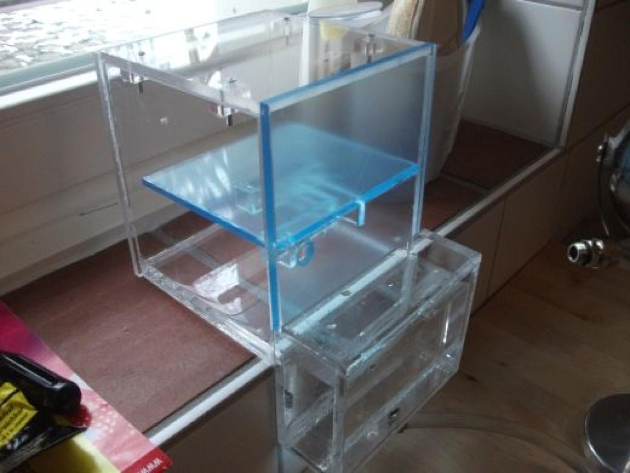 [16/04/2010] Spektakuläre Wakü-Casemod mit Wasserfall-Ausgleichsbehälter und 9x120-Radiator (90)