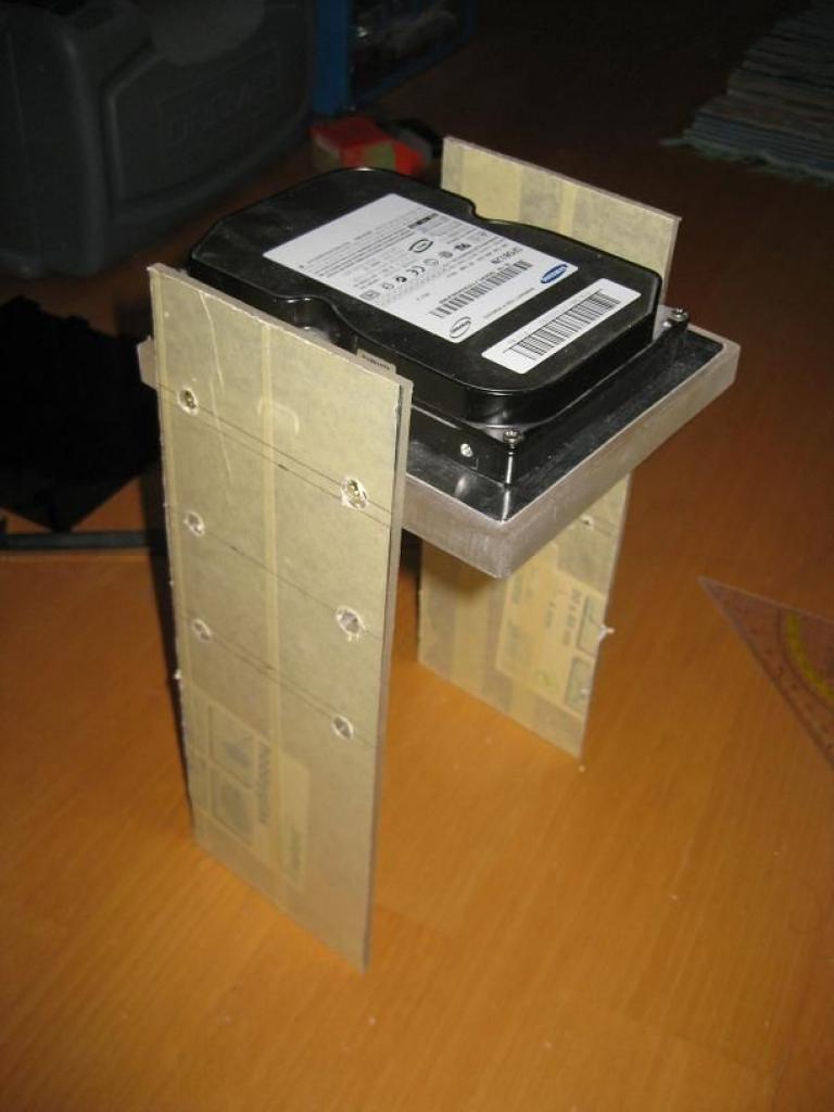 [22/04/2010] Faszinierende Luxus-Casemod: XE's Murdermod in Black and Blue (4)
