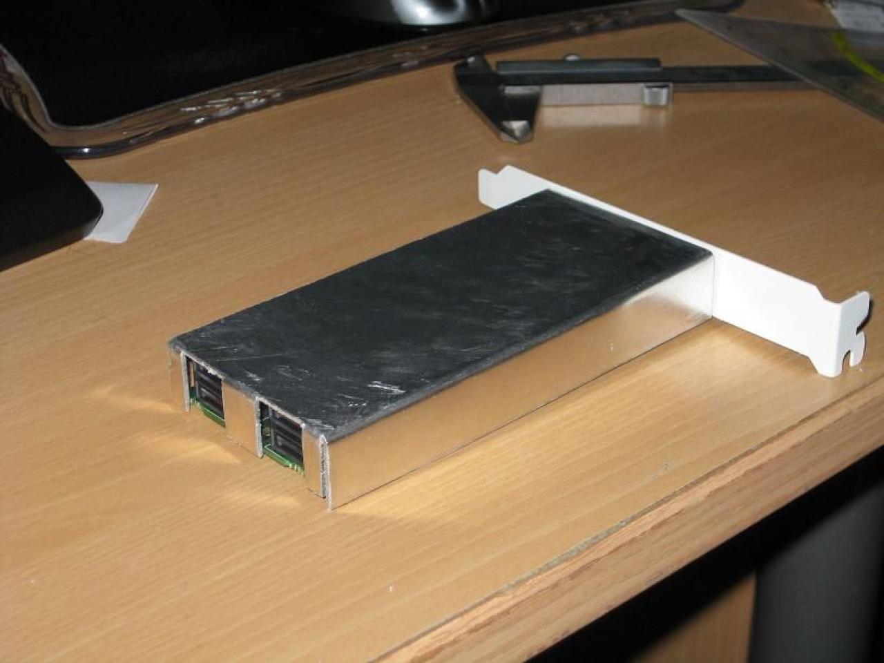 [22/04/2010] Faszinierende Luxus-Casemod: XE's Murdermod in Black and Blue (10)