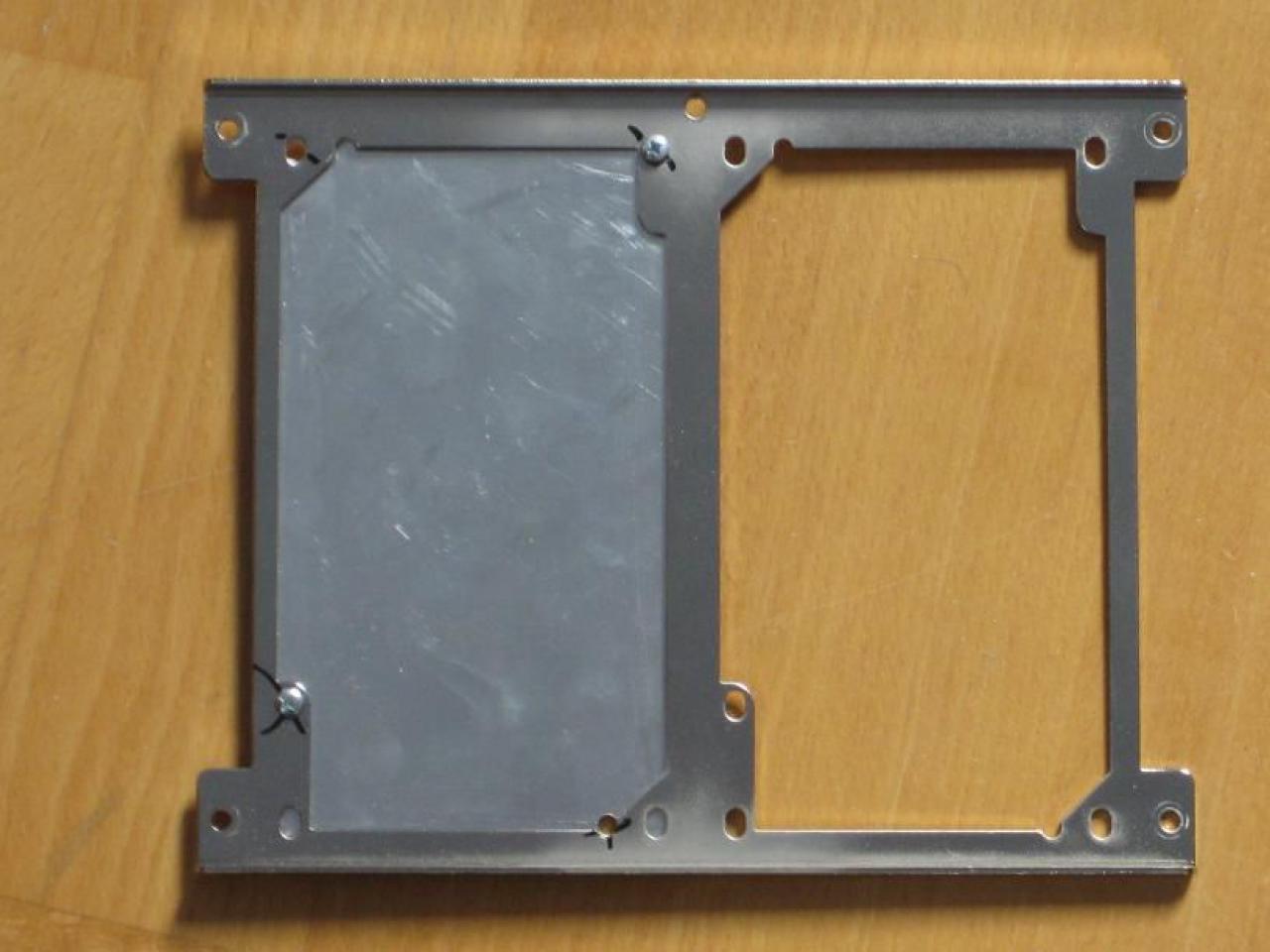[22/04/2010] Faszinierende Luxus-Casemod: XE's Murdermod in Black and Blue (32)