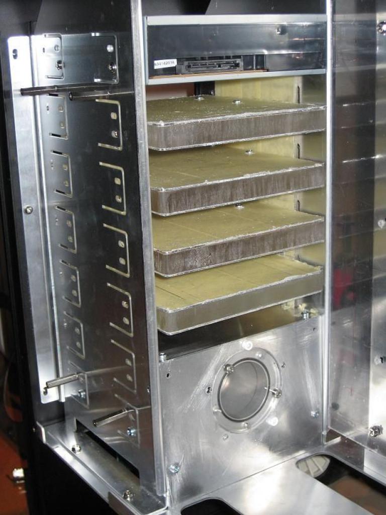 [22/04/2010] Faszinierende Luxus-Casemod: XE's Murdermod in Black and Blue (43)