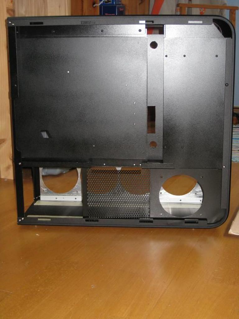 [22/04/2010] Faszinierende Luxus-Casemod: XE's Murdermod in Black and Blue (50)