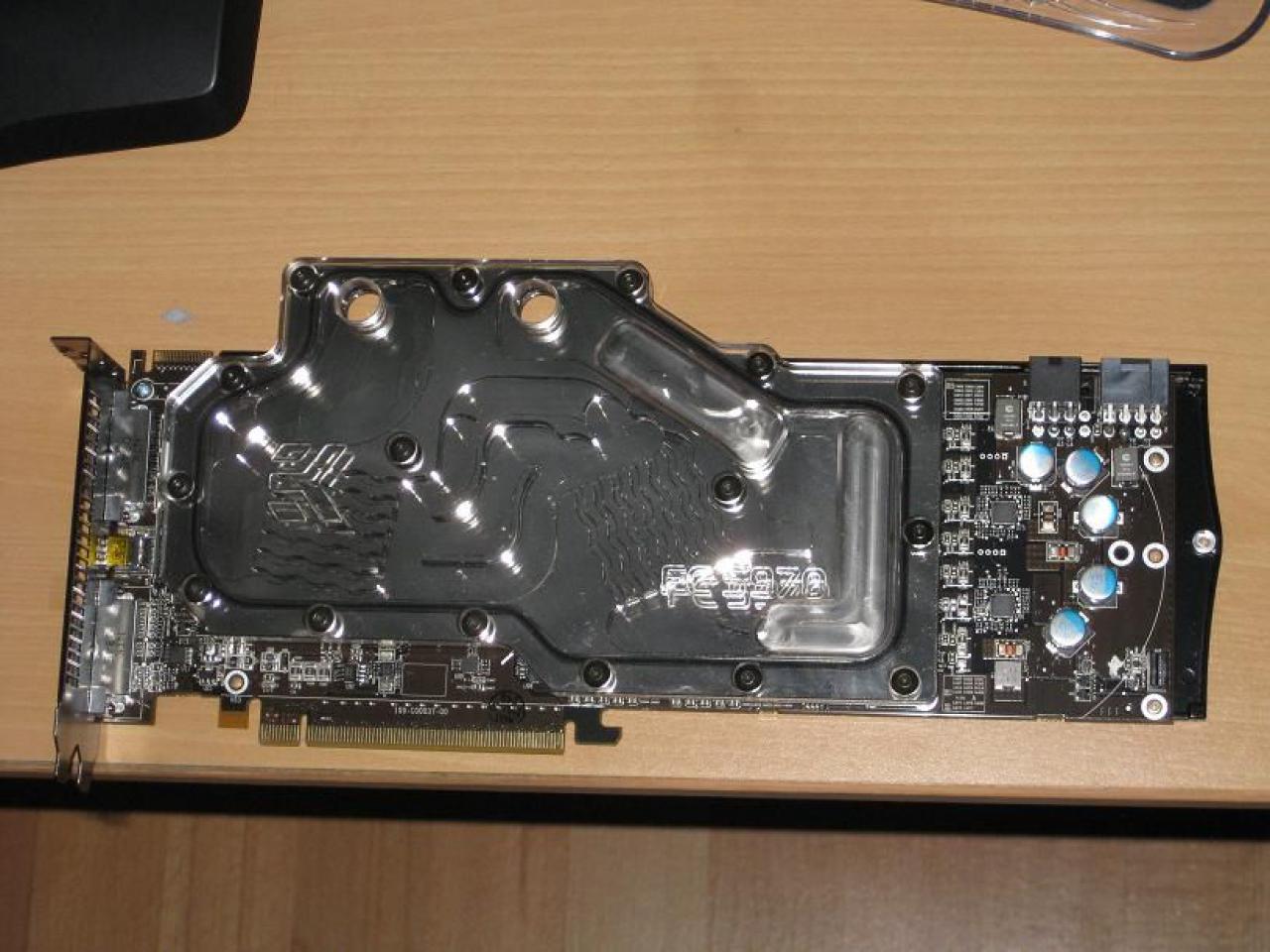 [22/04/2010] Faszinierende Luxus-Casemod: XE's Murdermod in Black and Blue (51)