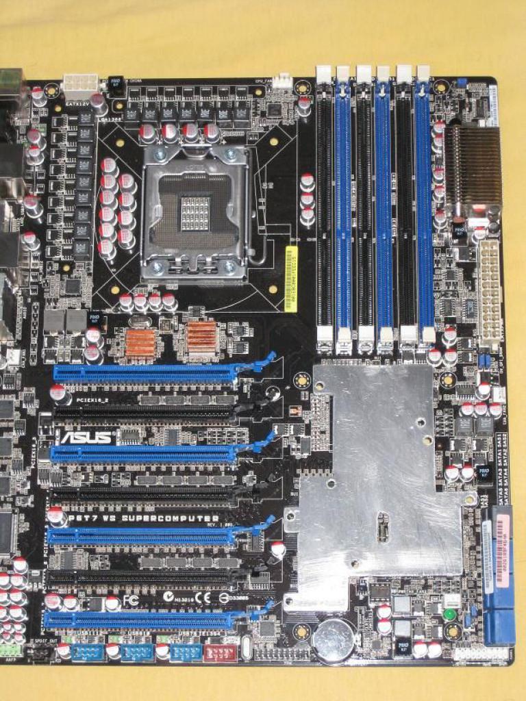 [22/04/2010] Faszinierende Luxus-Casemod: XE's Murdermod in Black and Blue (55)