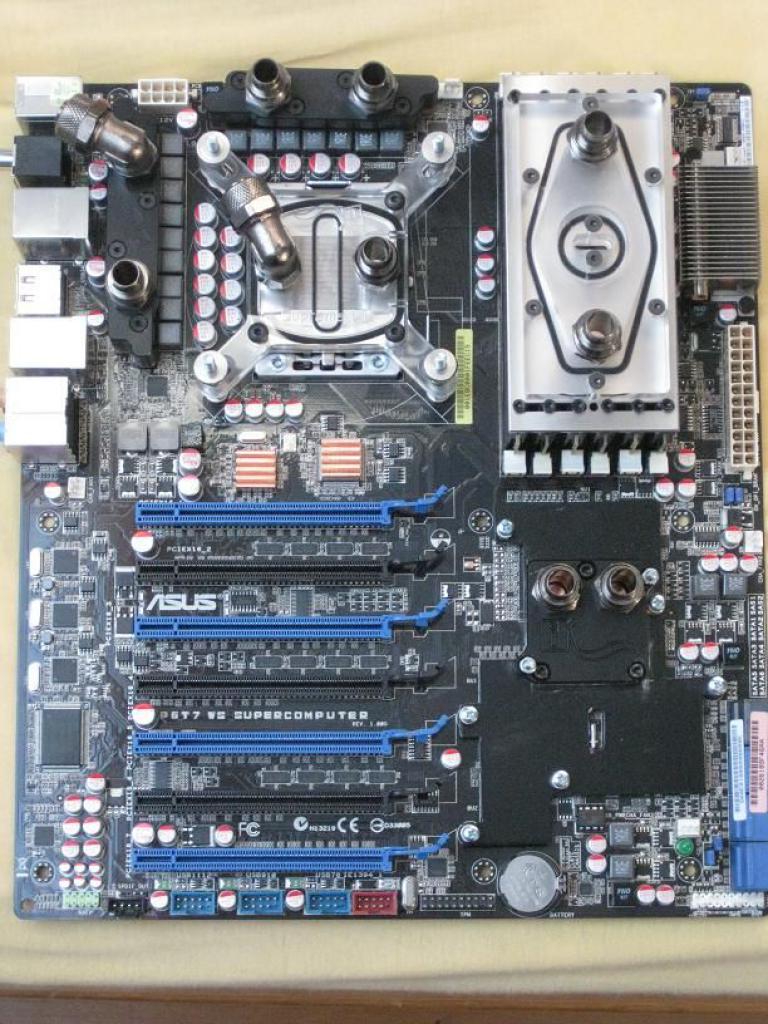 [22/04/2010] Faszinierende Luxus-Casemod: XE's Murdermod in Black and Blue (58)
