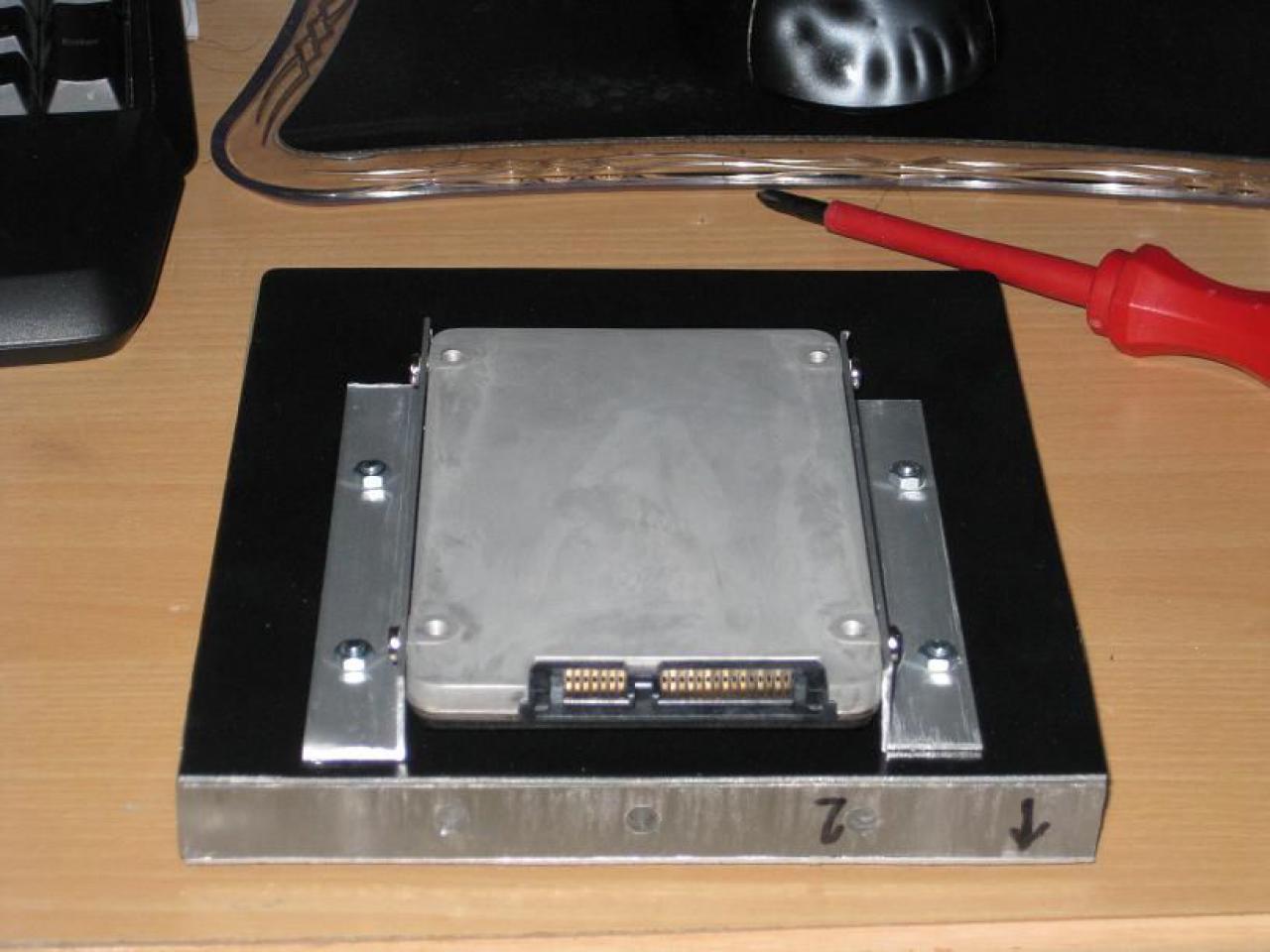 [22/04/2010] Faszinierende Luxus-Casemod: XE's Murdermod in Black and Blue (68)