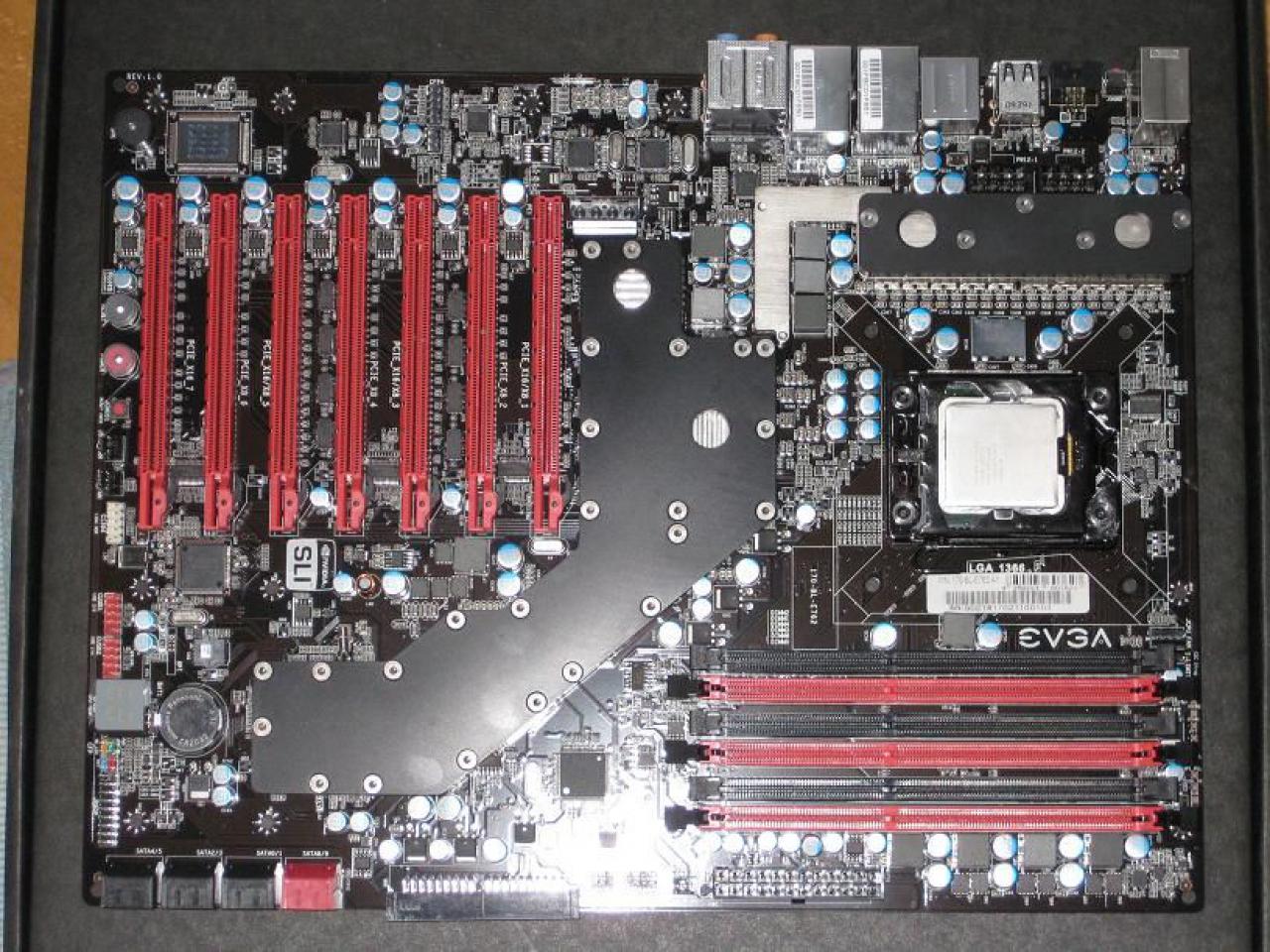 [22/04/2010] Faszinierende Luxus-Casemod: XE's Murdermod in Black and Blue (74)