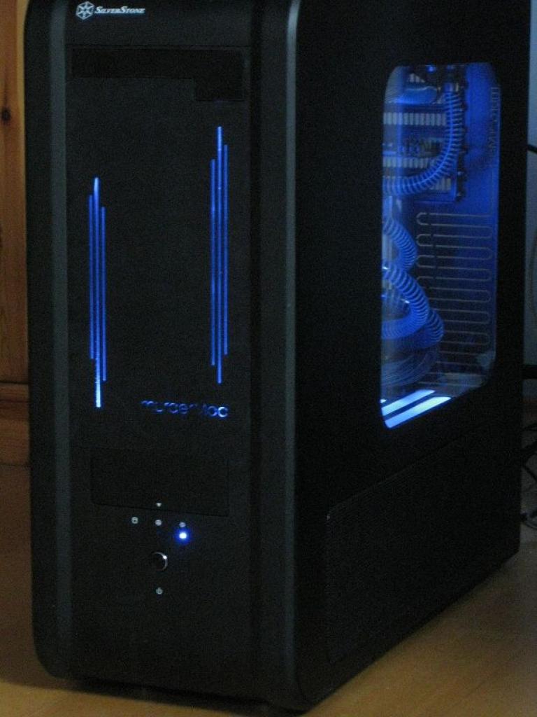 [22/04/2010] Faszinierende Luxus-Casemod: XE's Murdermod in Black and Blue (77)