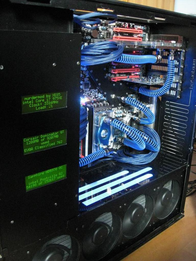 [22/04/2010] Faszinierende Luxus-Casemod: XE's Murdermod in Black and Blue (88)