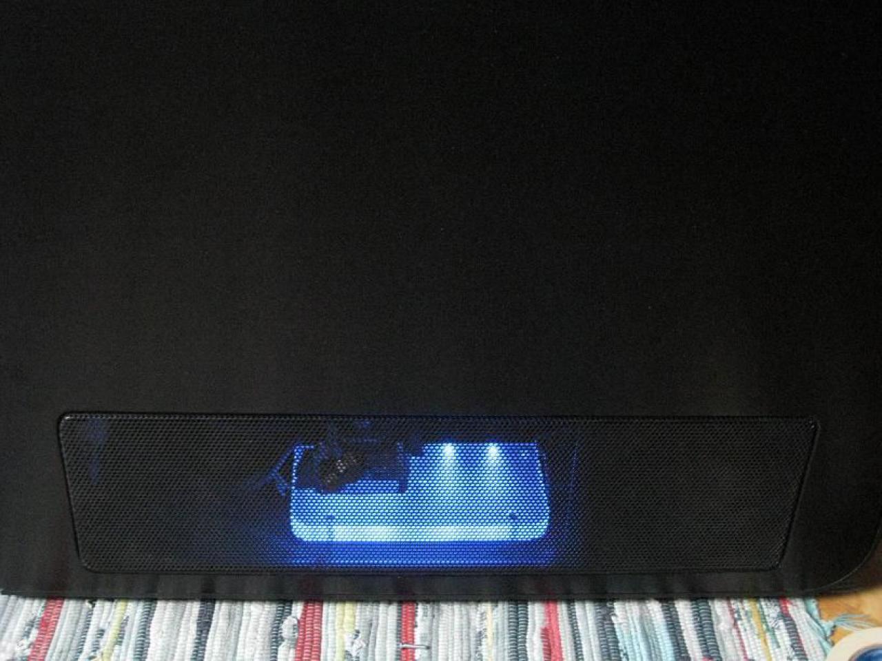 [22/04/2010] Faszinierende Luxus-Casemod: XE's Murdermod in Black and Blue (98)