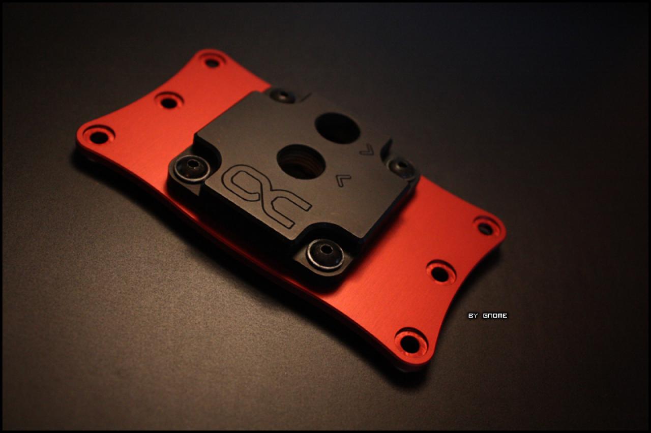 [13/04/2010] Black loves Red: Sehenswerte Wakü-Casemod (11)
