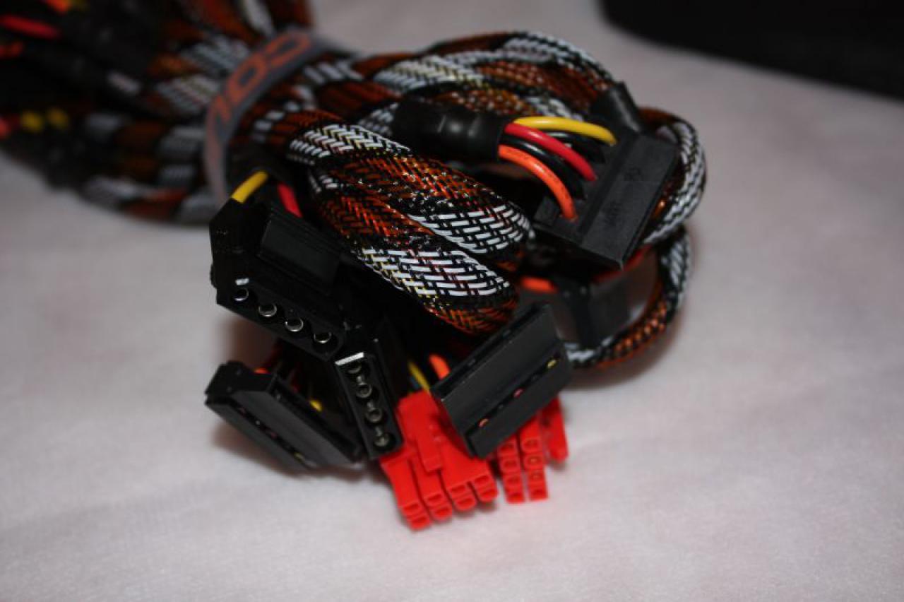 [13/04/2010] Black loves Red: Sehenswerte Wakü-Casemod (20)