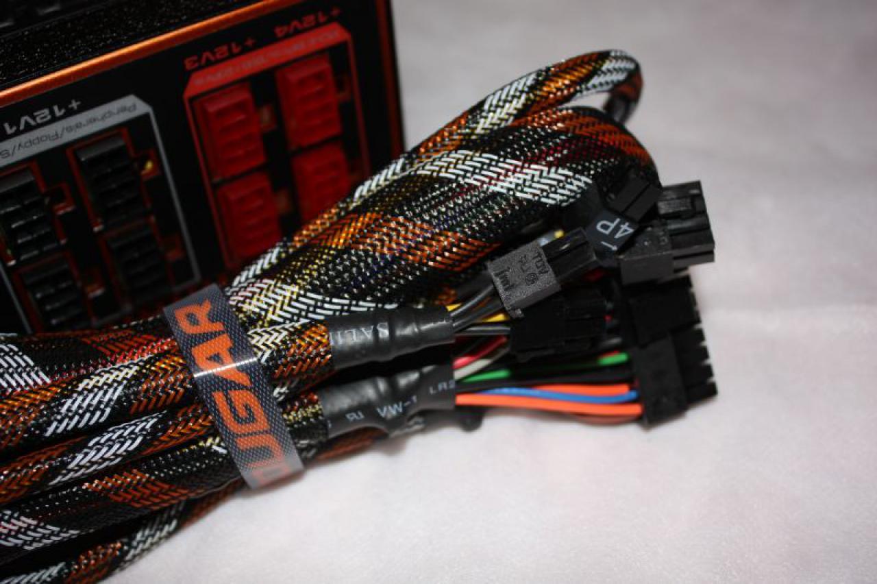 [13/04/2010] Black loves Red: Sehenswerte Wakü-Casemod (23)