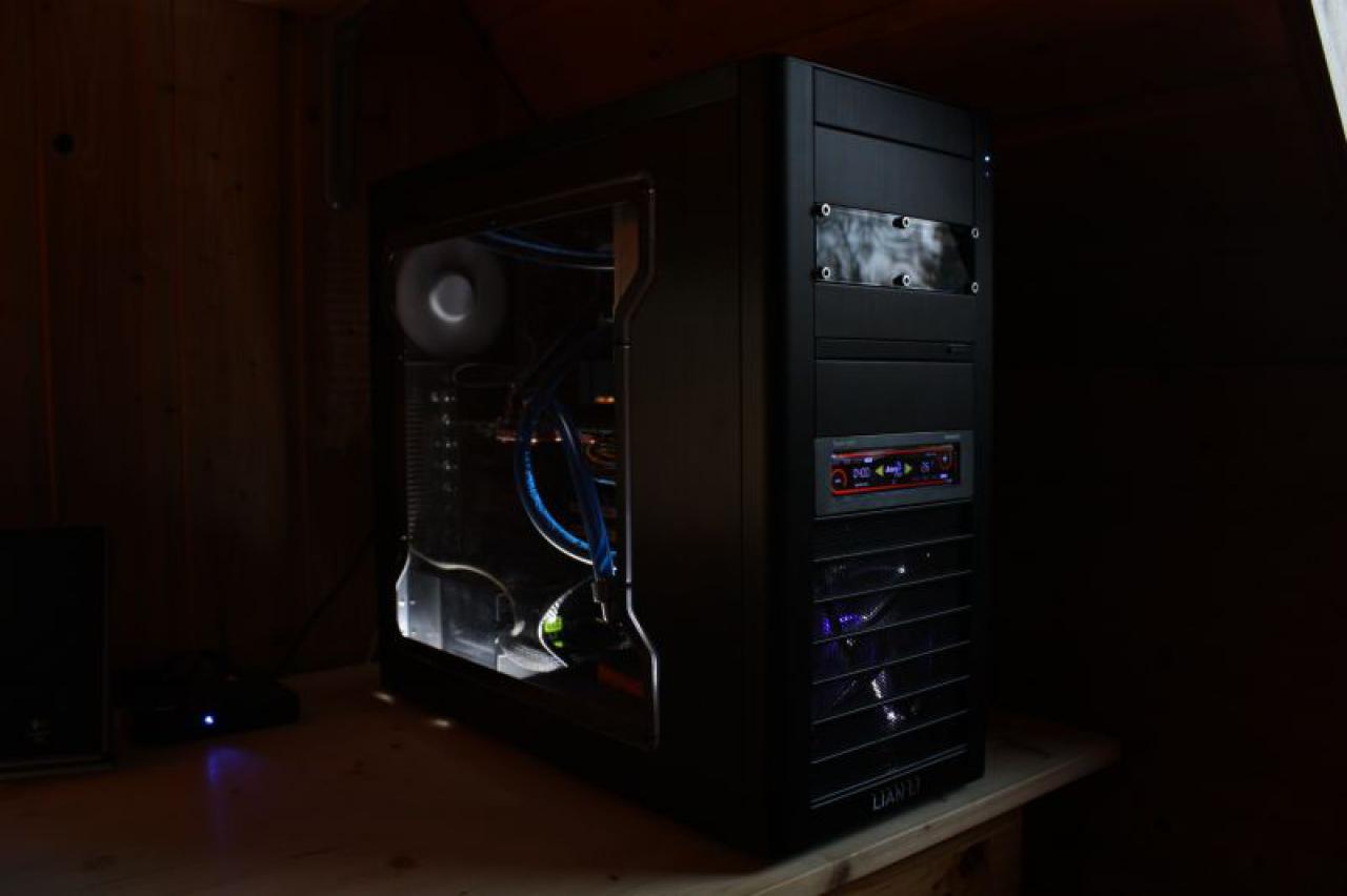 [13/04/2010] Black loves Red: Sehenswerte Wakü-Casemod (29)