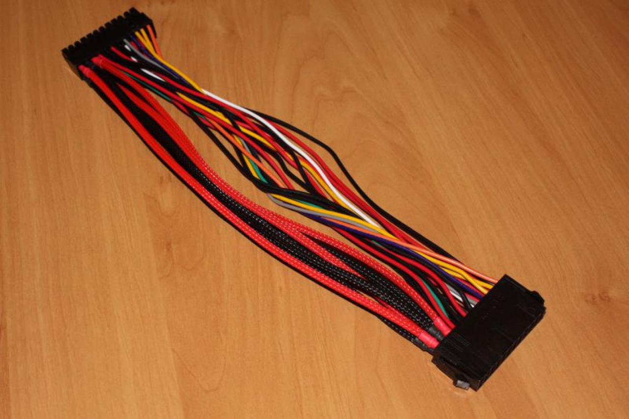 [13/04/2010] Black loves Red: Sehenswerte Wakü-Casemod (30)