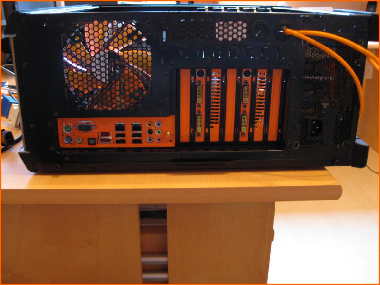 [09/04/2010] Black-and-Orange-Casemod: Projekt abgeschlossen, neue Bilder (9)