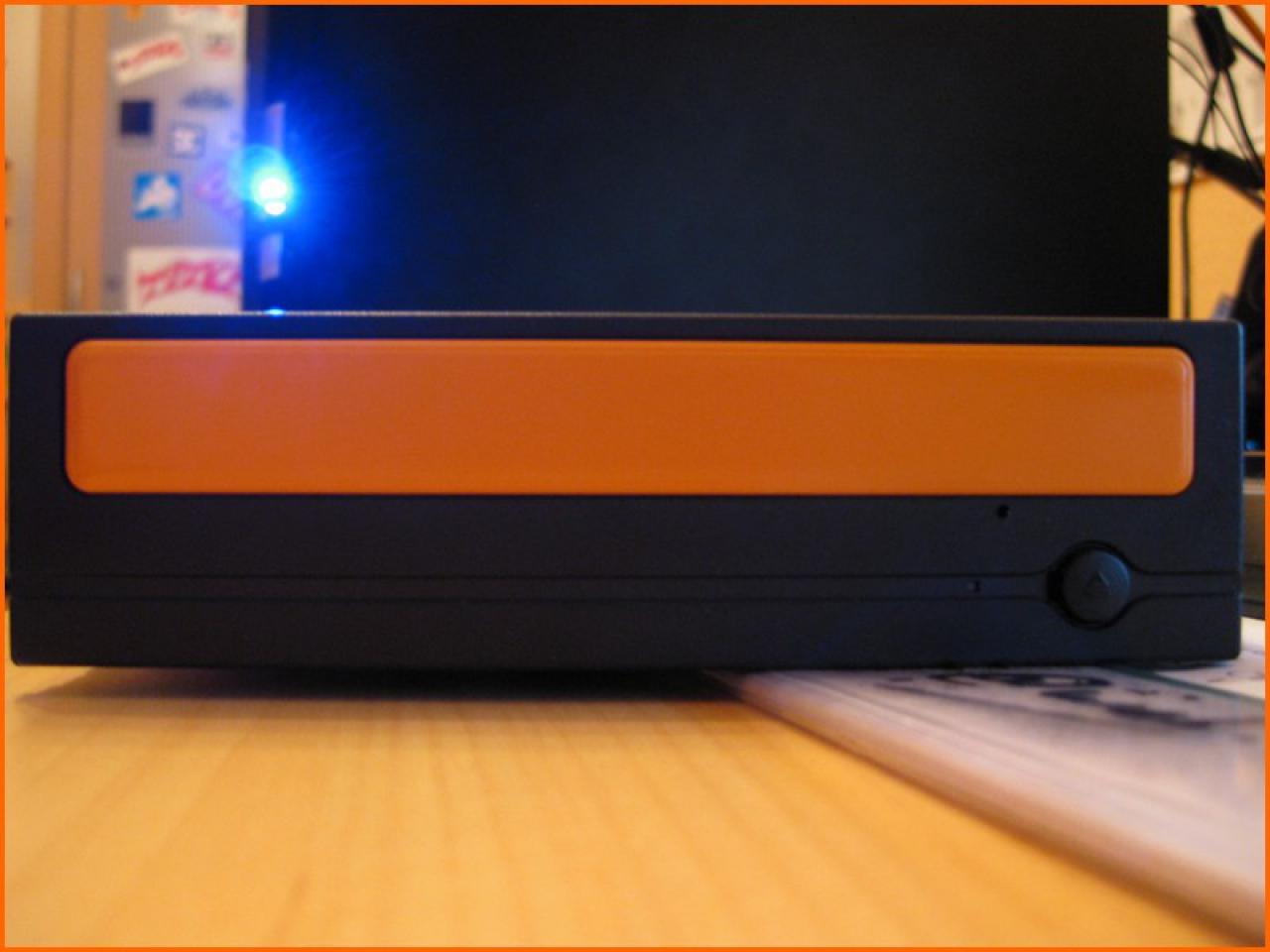 [09/04/2010] Black-and-Orange-Casemod: Projekt abgeschlossen, neue Bilder (11)