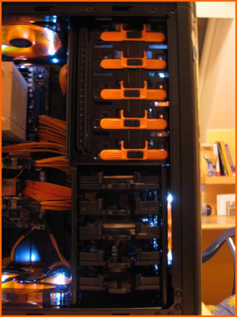 [09/04/2010] Black-and-Orange-Casemod: Projekt abgeschlossen, neue Bilder (13)