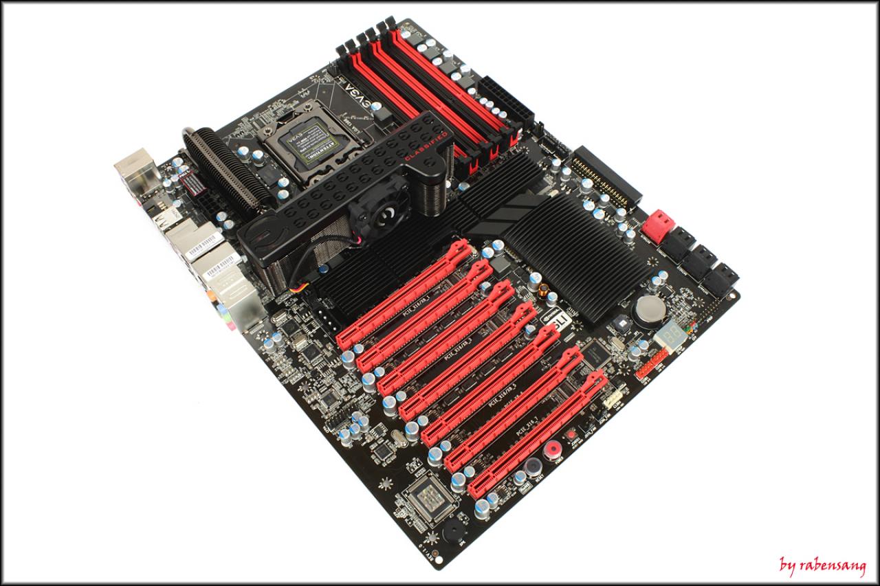 [06/04/2010] Youtube-Video: EVGA erklärt die Montage eines Mainboards: Im Bild - EVGA X58 Classified 4-Way SLI