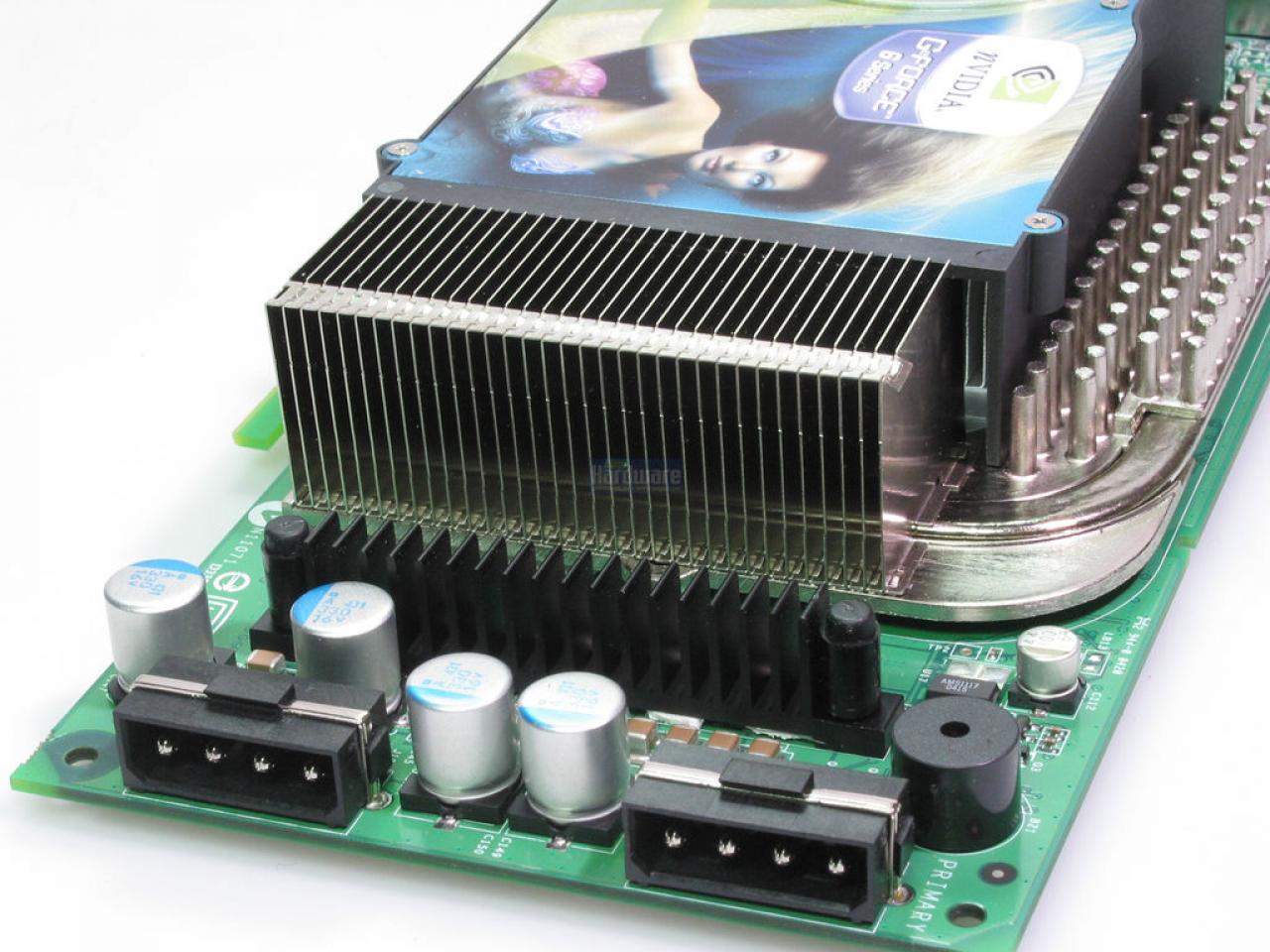 [13/04/2010] Nvidia Geforce 6800 Ultra. Zwei 4-Pin-Molex-Anschlüsse mussten zusätzlich zum AGP-Slot (~43 Watt) elektrische Leistung liefern.