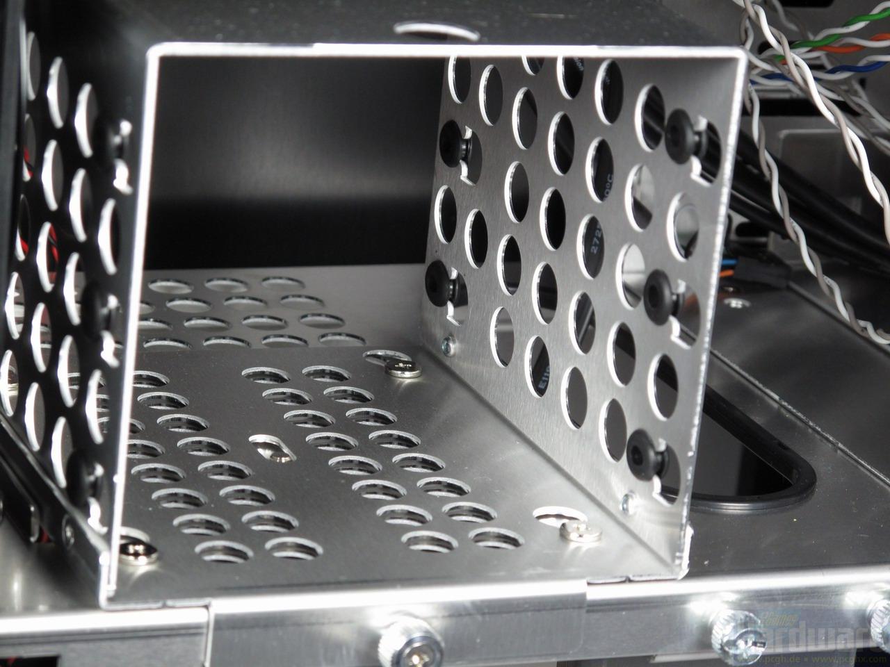 [21/04/2010] Lian-Li PC-X1000 (8)