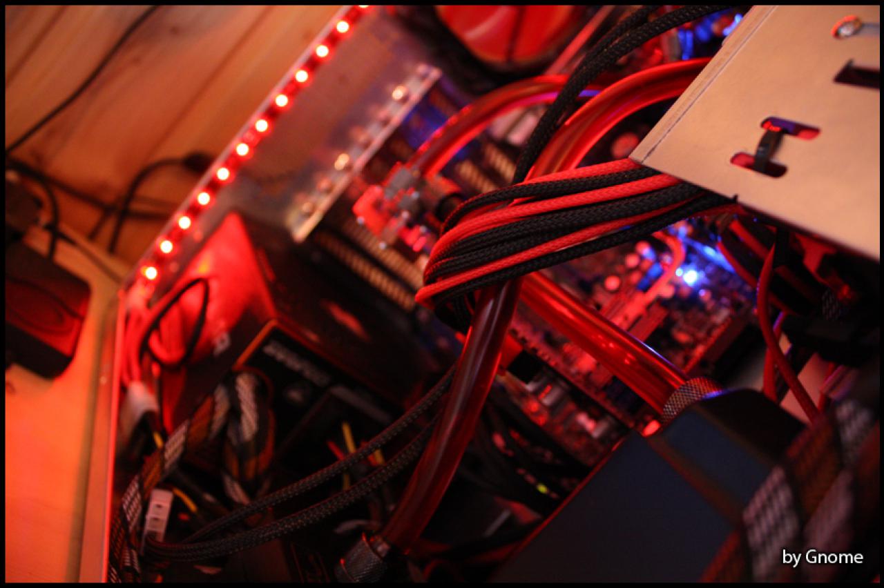 [13/04/2010] Black loves Red: Sehenswerte Wakü-Casemod (56)