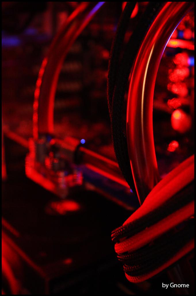 [13/04/2010] Black loves Red: Sehenswerte Wakü-Casemod (61)