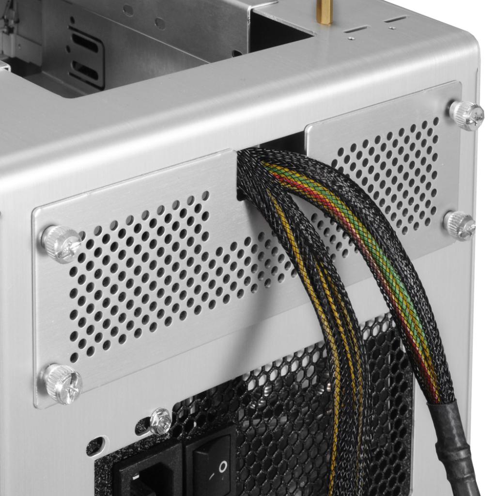 [20/04/2010] Lian-Li PC-Q06 (6)